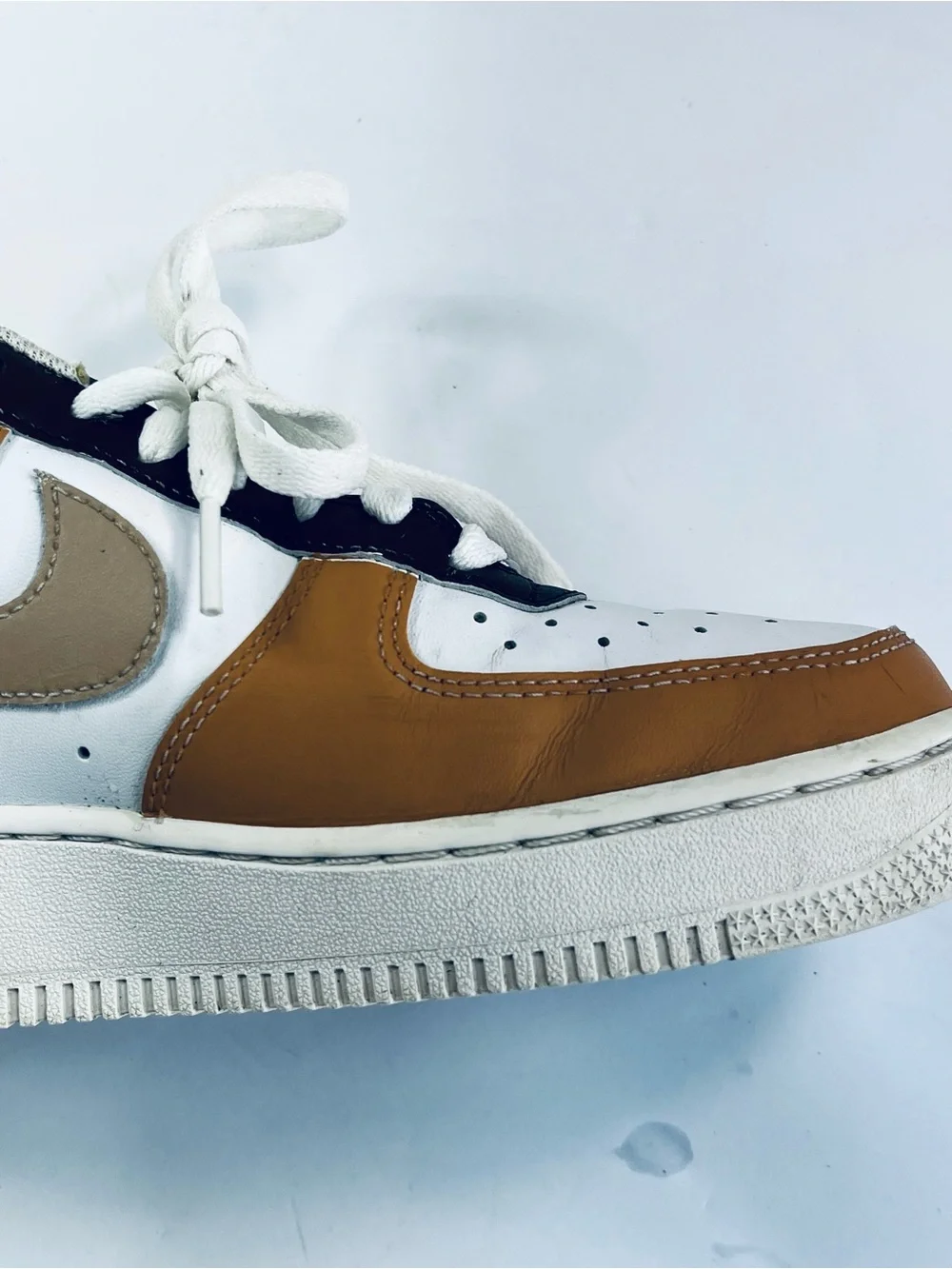Nike Air Force 1 Low ‘07 Light Brown White Sneakers #DD8969-100 Women’s Size:8